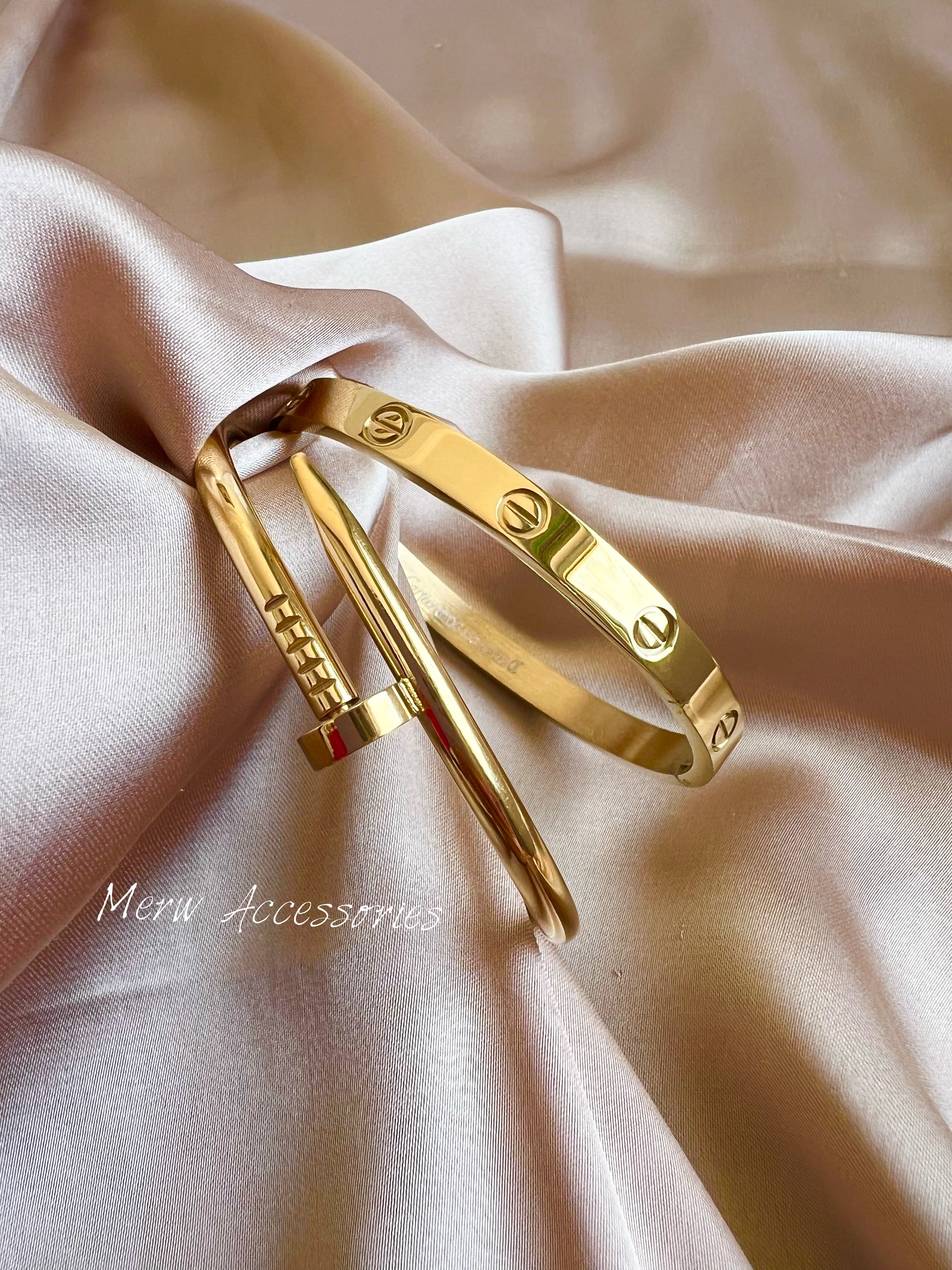 V Bangle Set