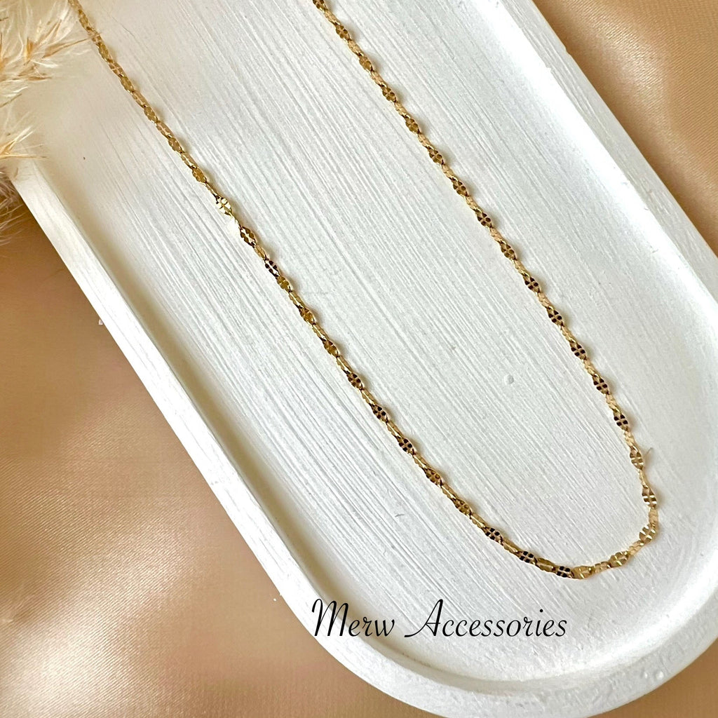 Simple chain necklace