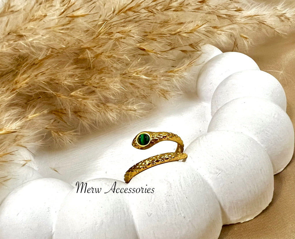 Green Snake Ring