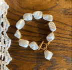 Plain pearl bracelet