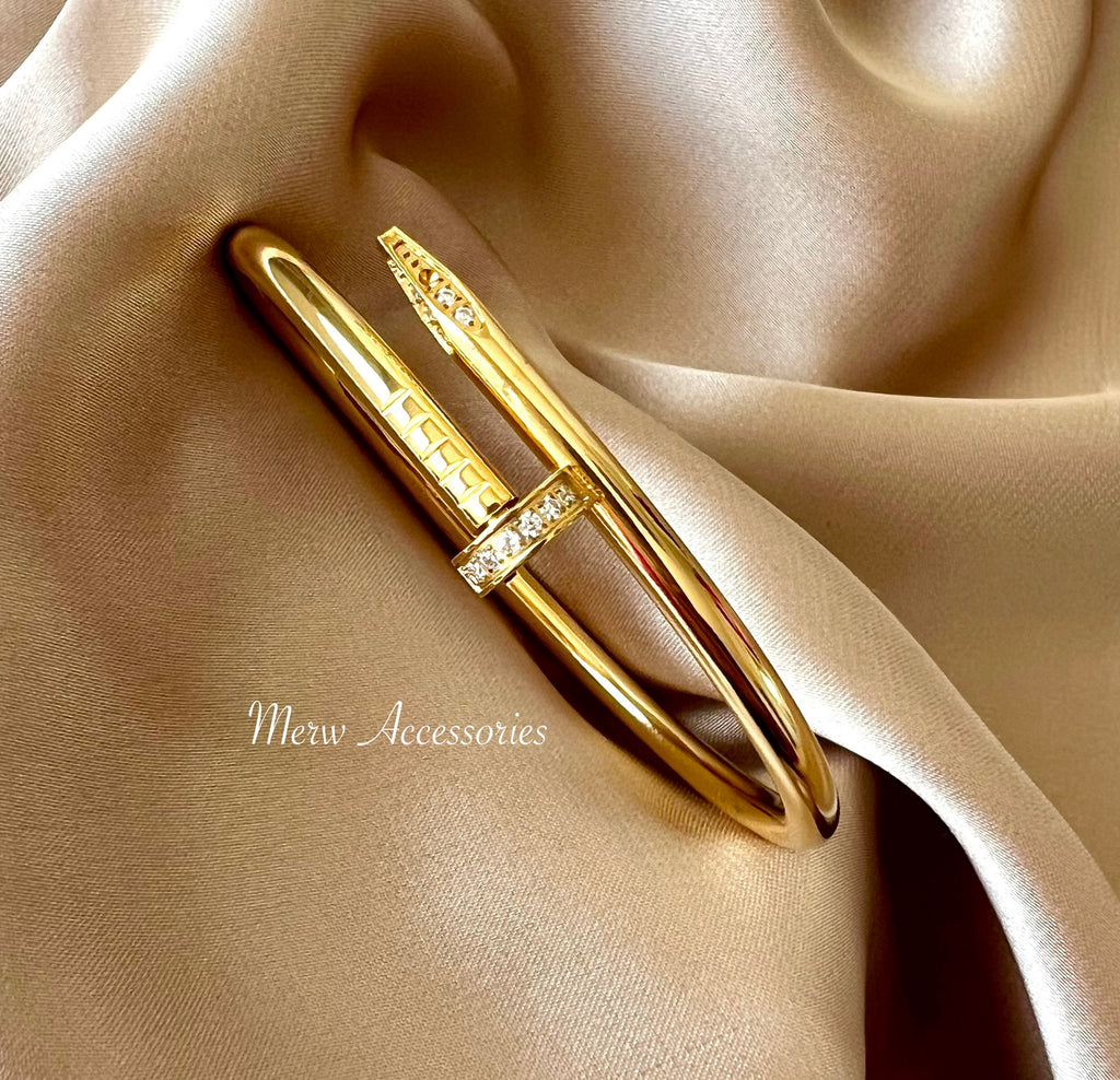 Simple crystal nail bangle