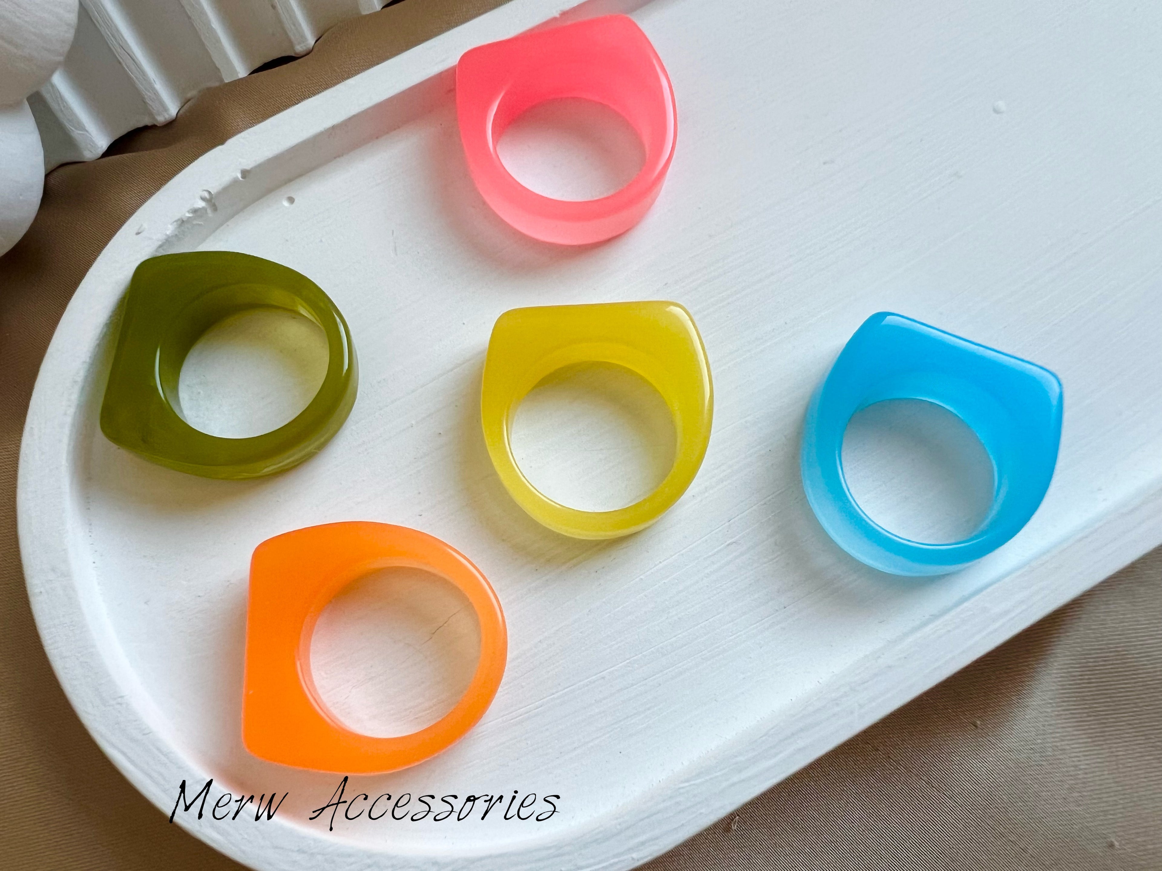 Acrylic Set Ring .