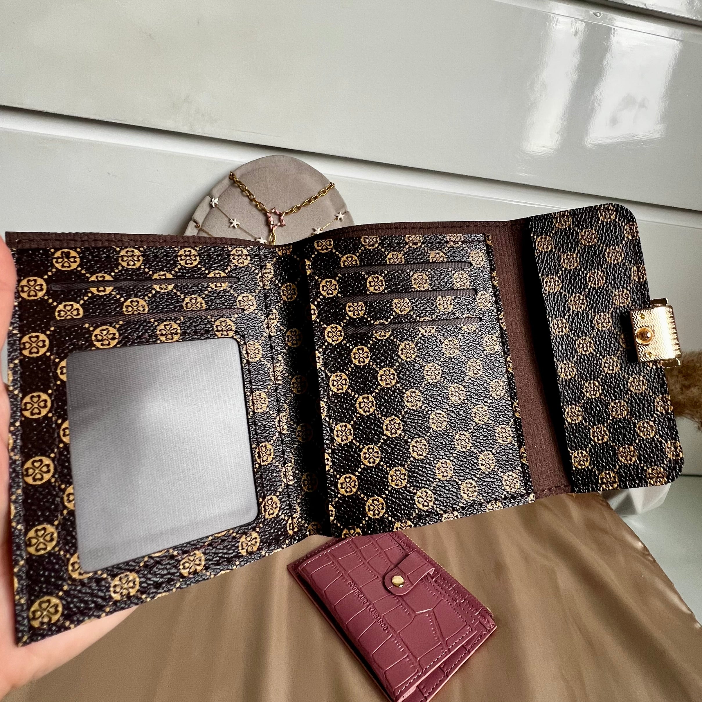 Kangaroo Wallet