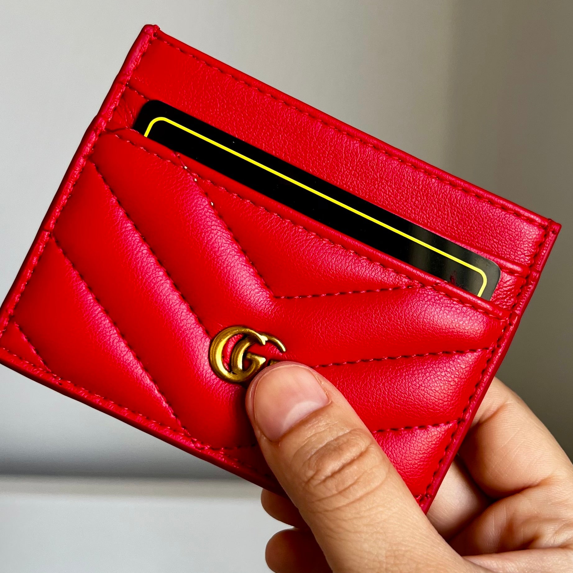 Mirror G Red Cardholder