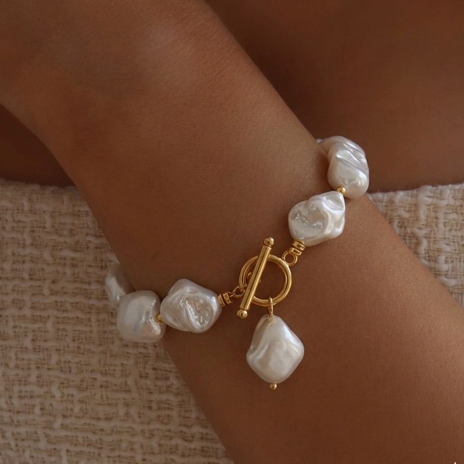 Plain pearl bracelet