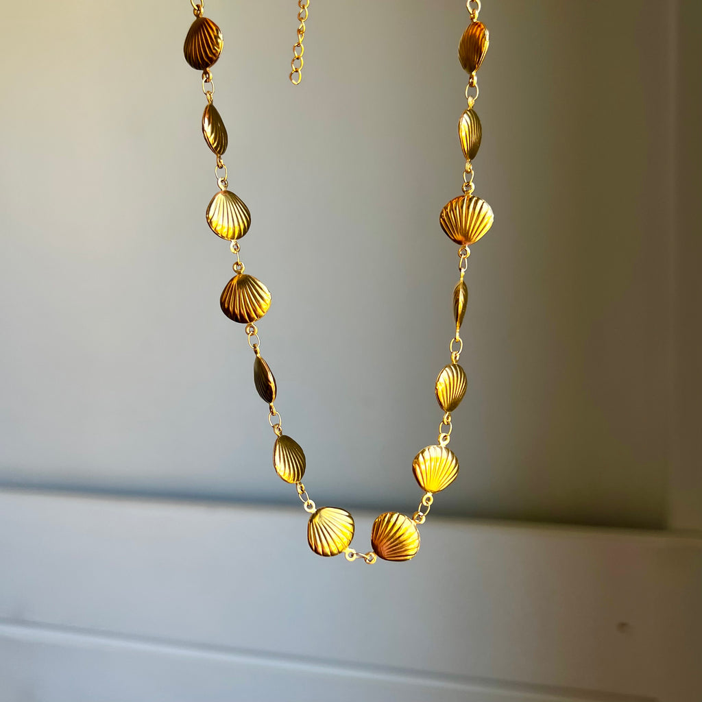 Gold Shells Necklace