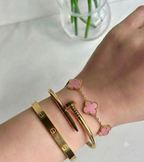V Bangle Set