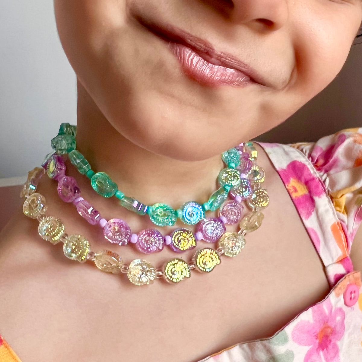 Shiny shells chocker