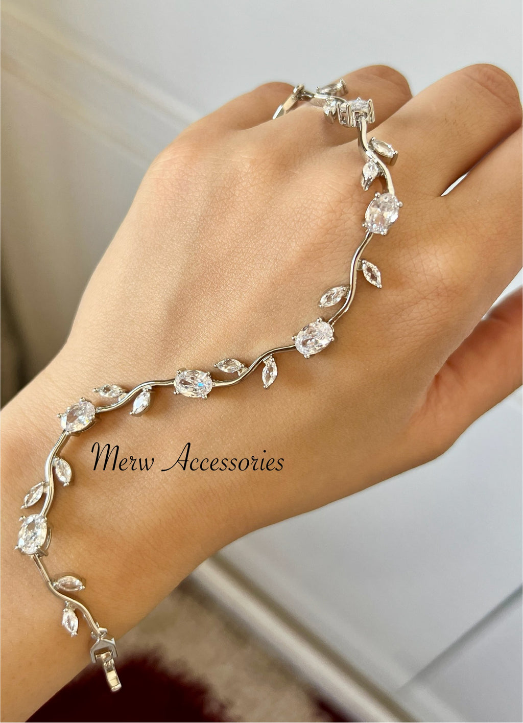 Silver bracelet tulip