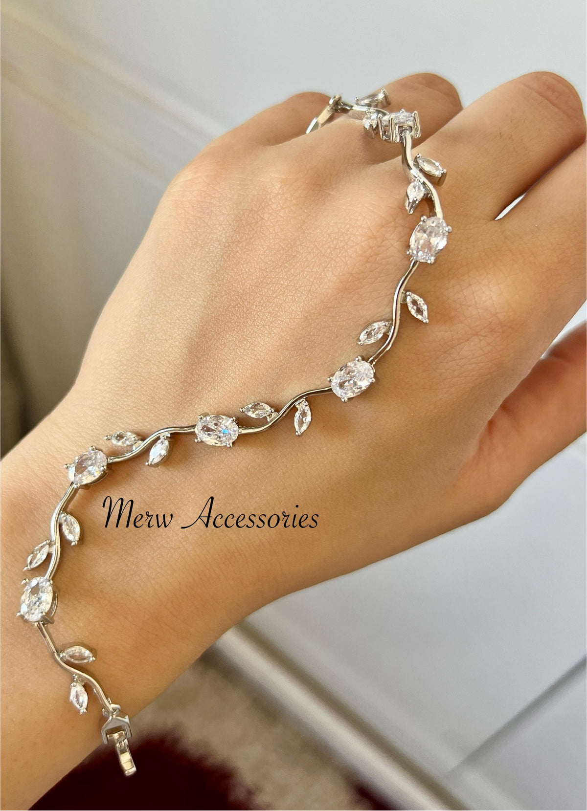 Silver bracelet tulip