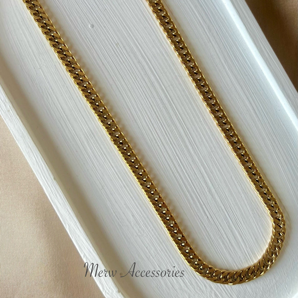 Medium grommet necklace