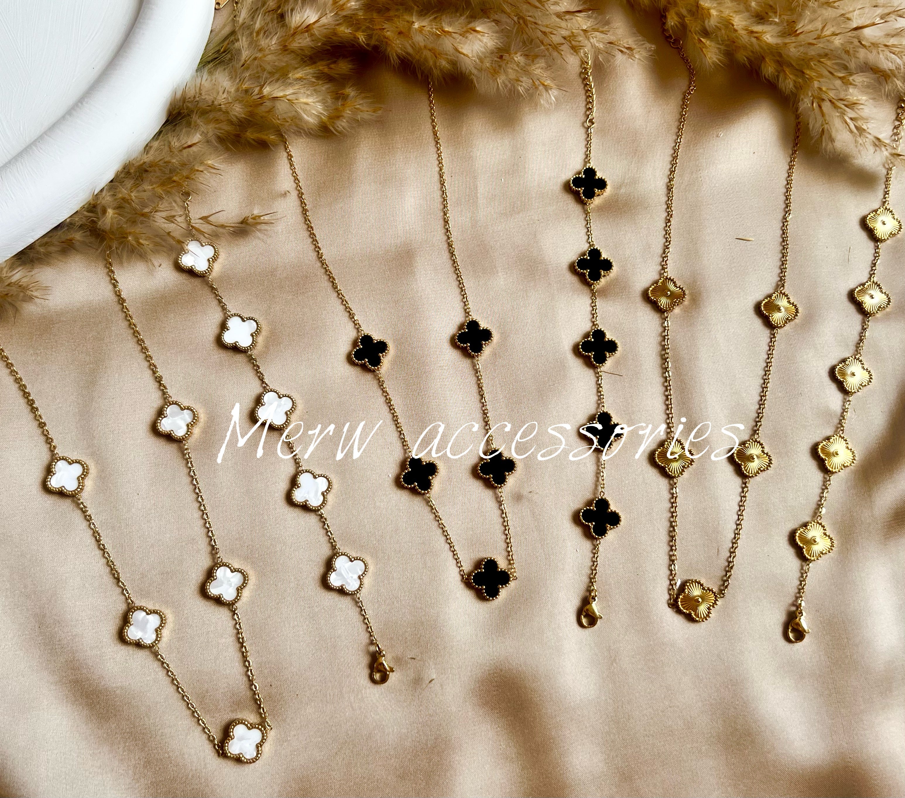 Necklace & bracelet set