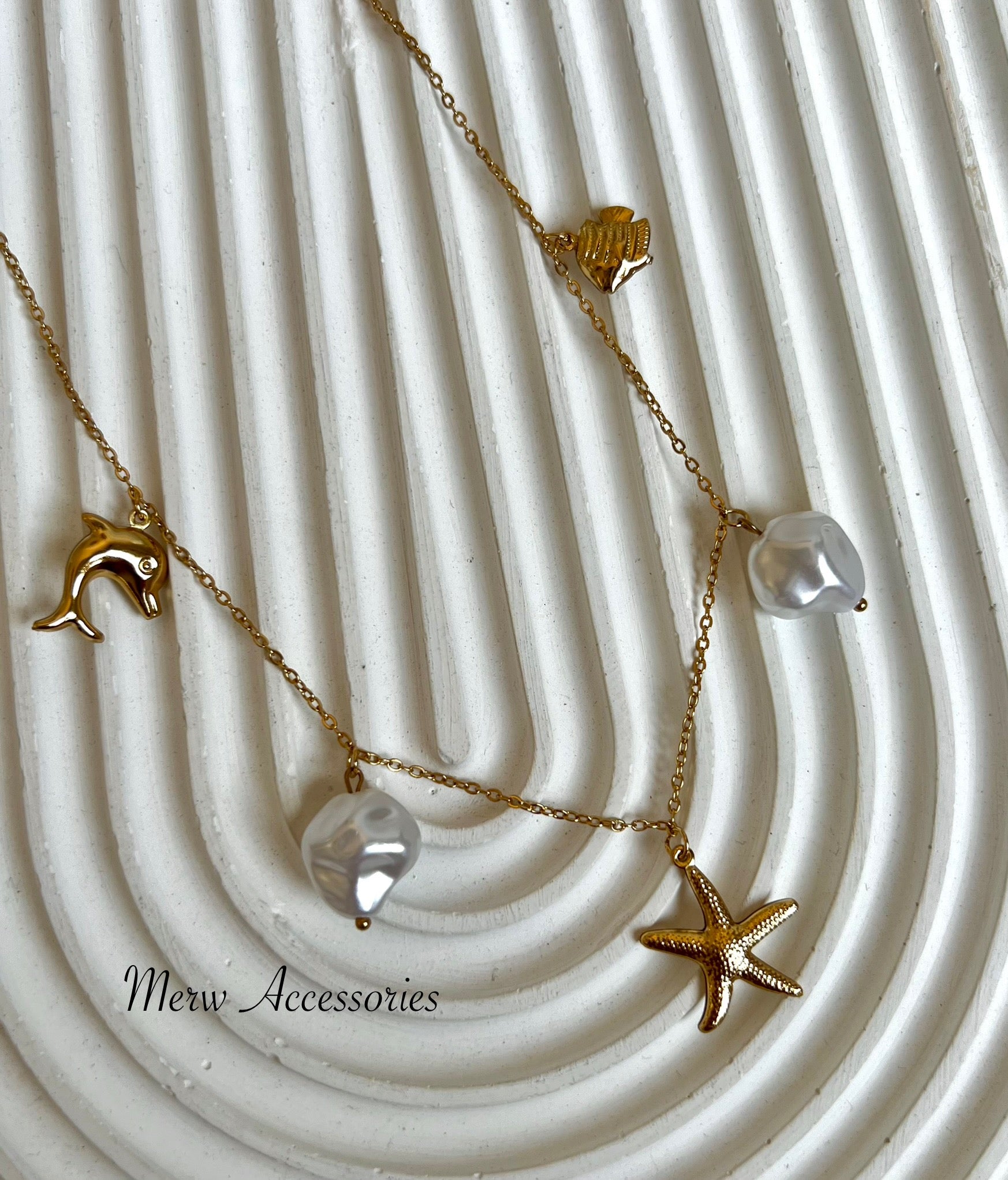 Sea pearl necklace