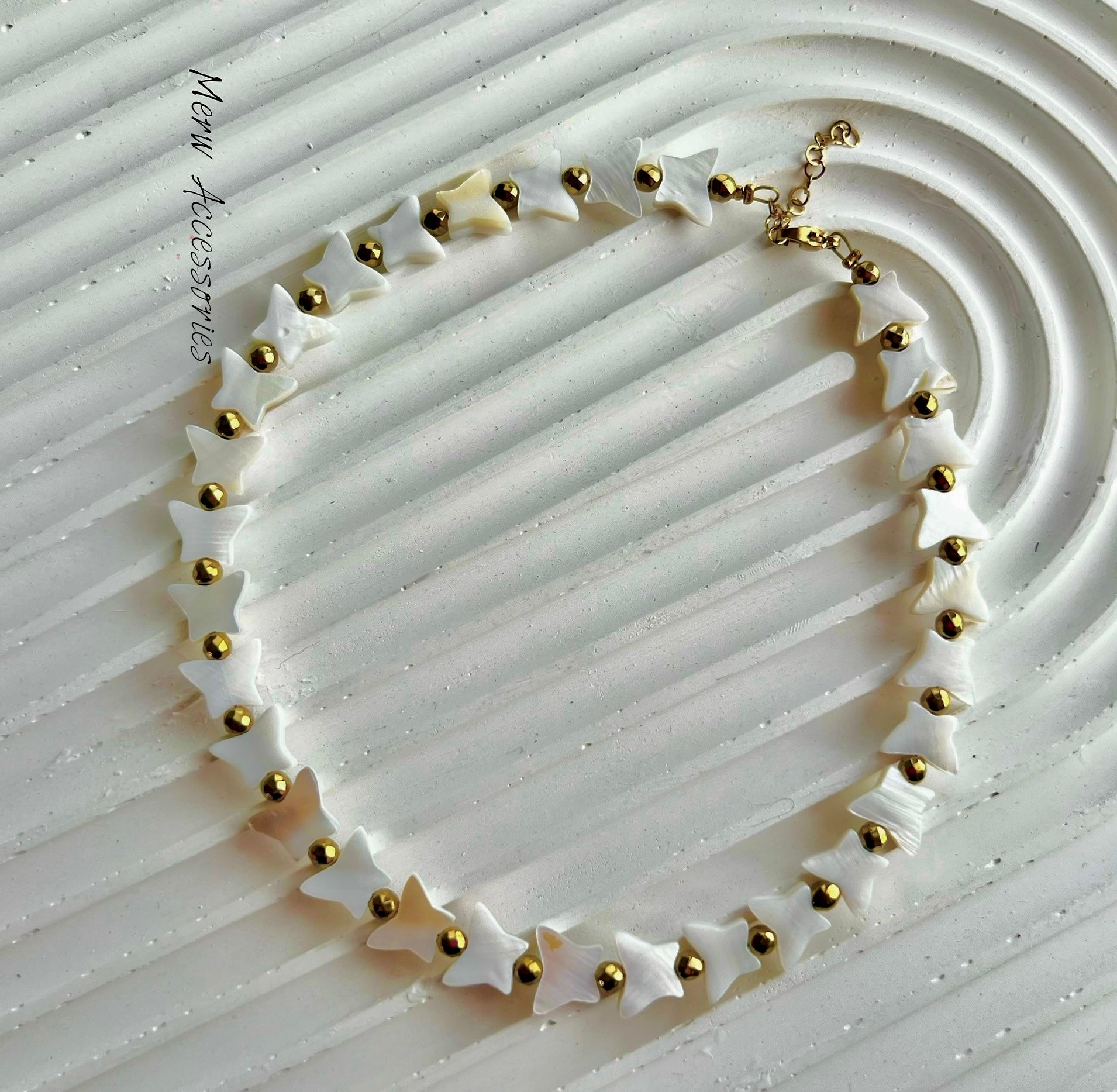 Shell butterfly chocker