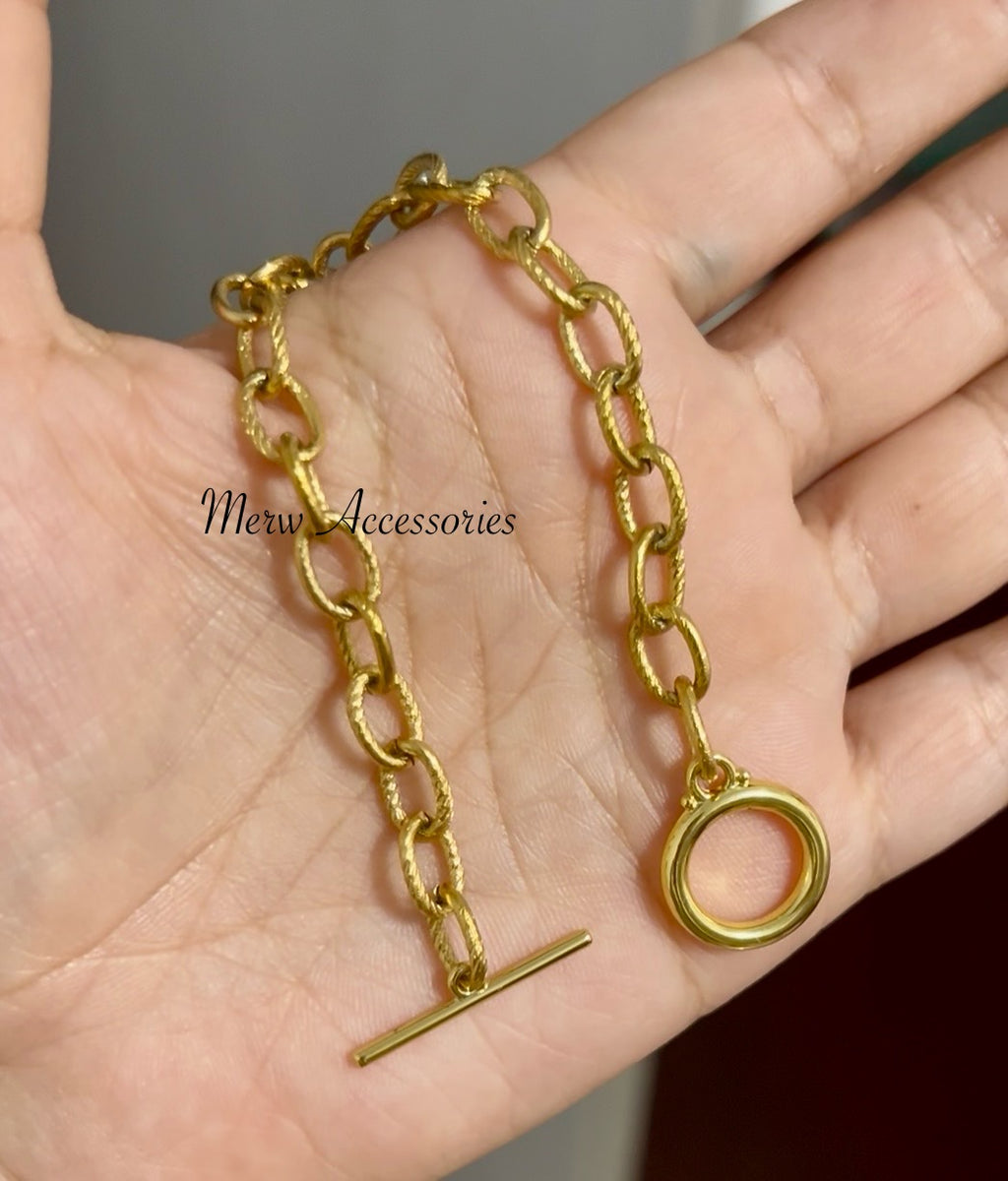 Simple unique bracelet