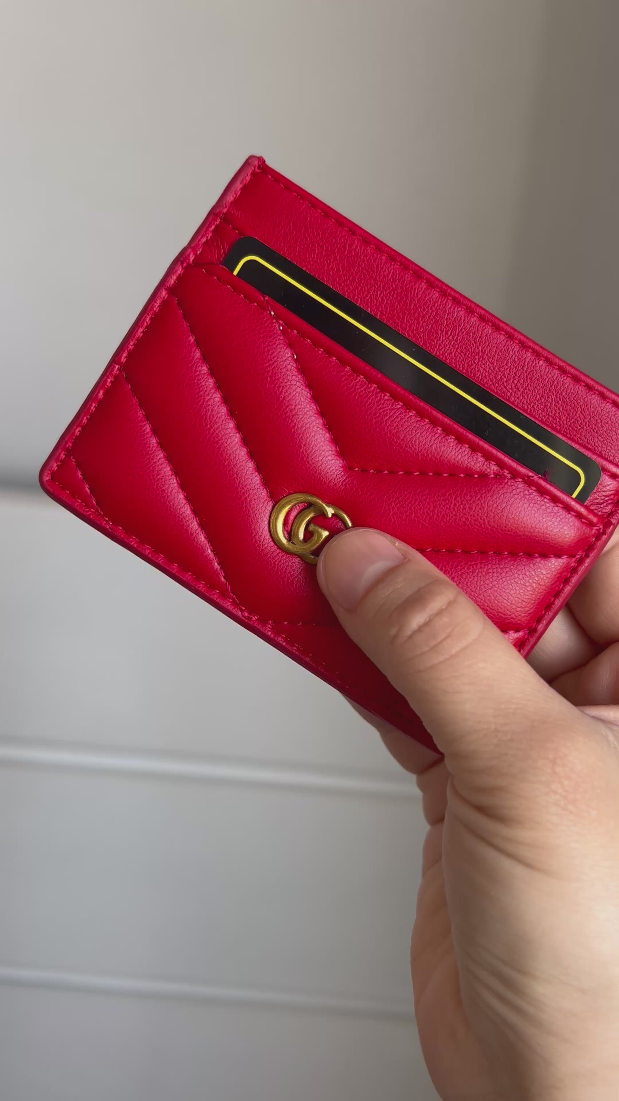 Mirror G Red Cardholder
