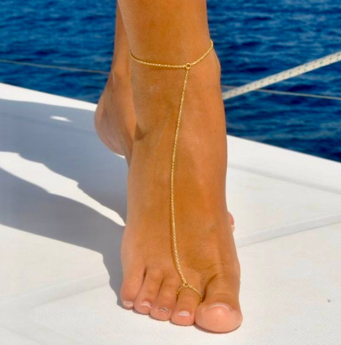 Plain foot chain