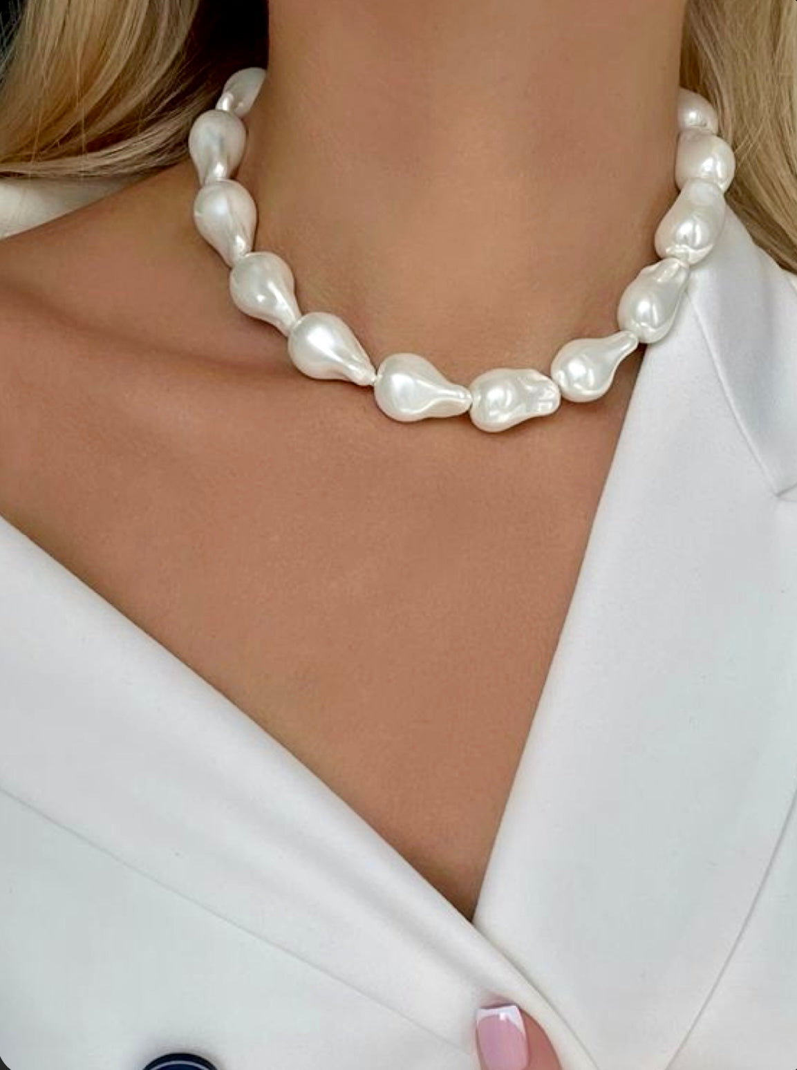 Plain Pearl Chocker